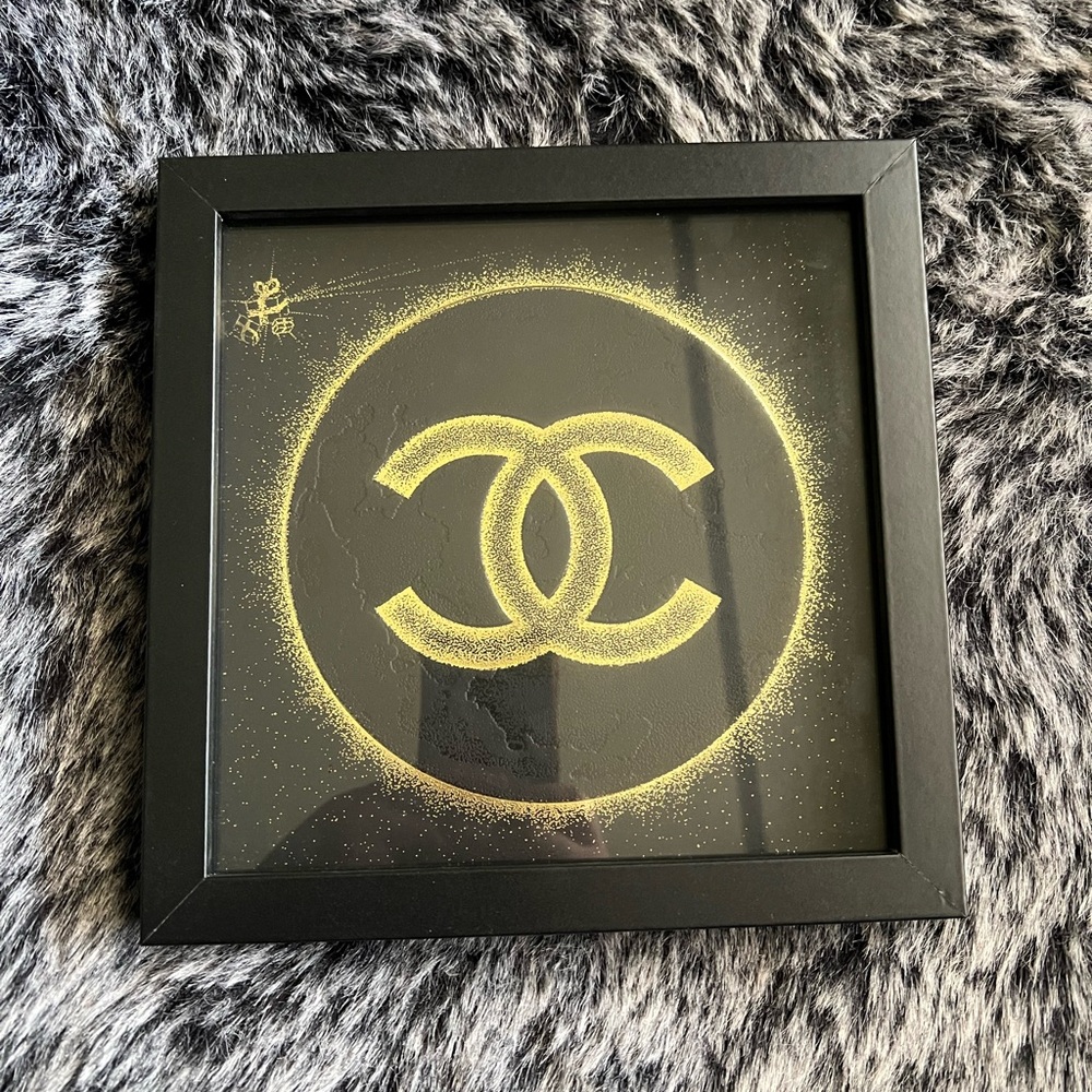 Elegant Black and Gold CHANEL Wall Decor Set - Picture 2 of 9